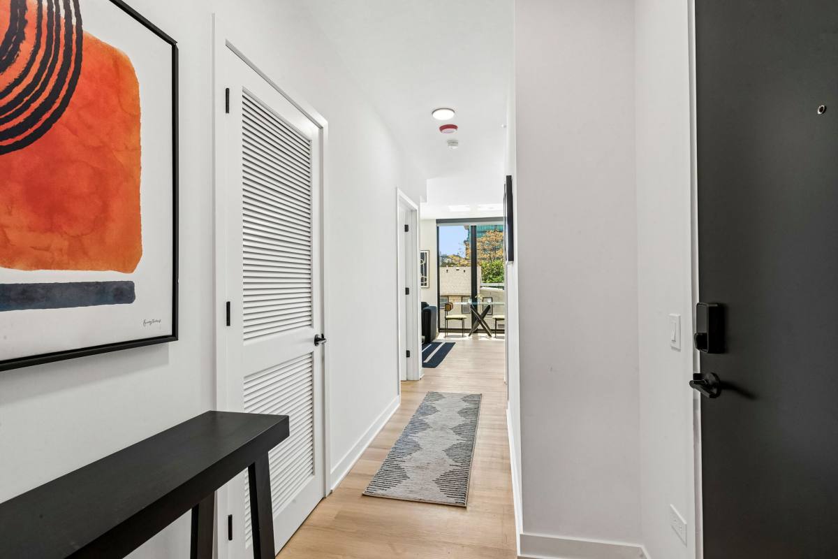 Apartment for rent at 1100-15 W Grand Ave, Chicago, IL 60642