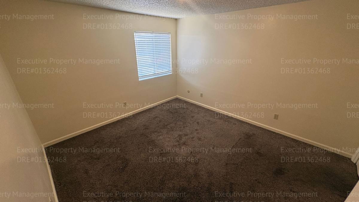 Apartment for rent at 2812 N Half Moon Dr, Bakersfield, CA 93309