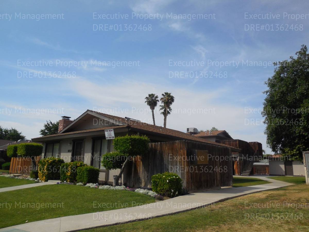 Apartment for rent at 2812 N Half Moon Dr, Bakersfield, CA 93309