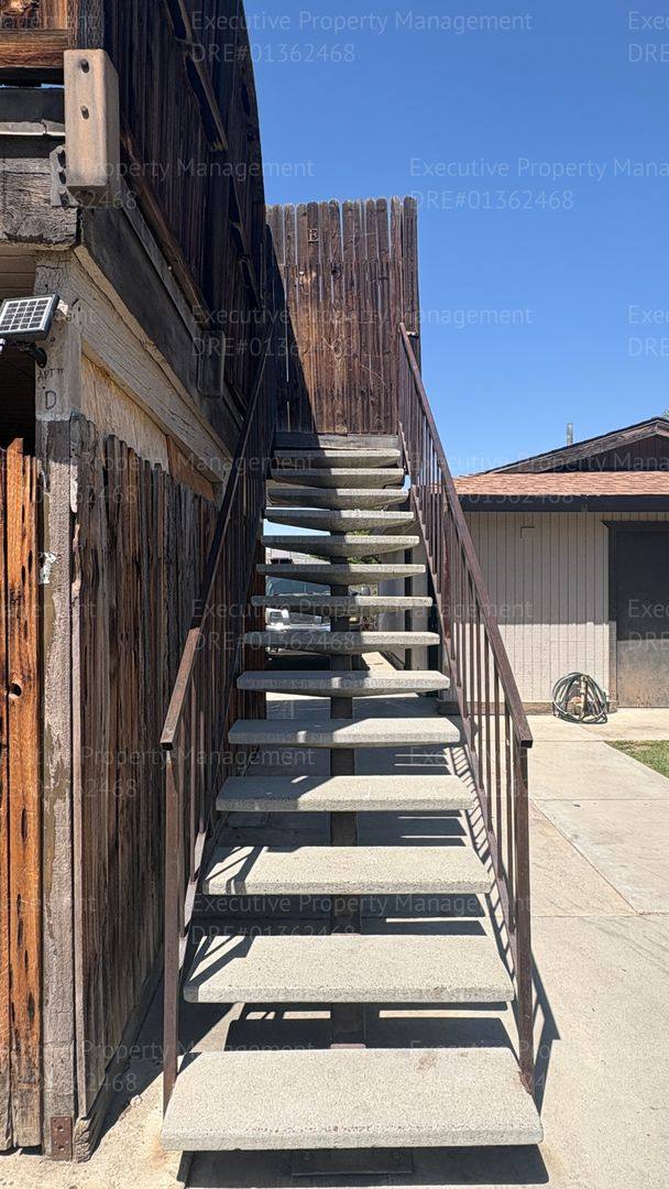 Apartment for rent at 2812 N Half Moon Dr, Bakersfield, CA 93309