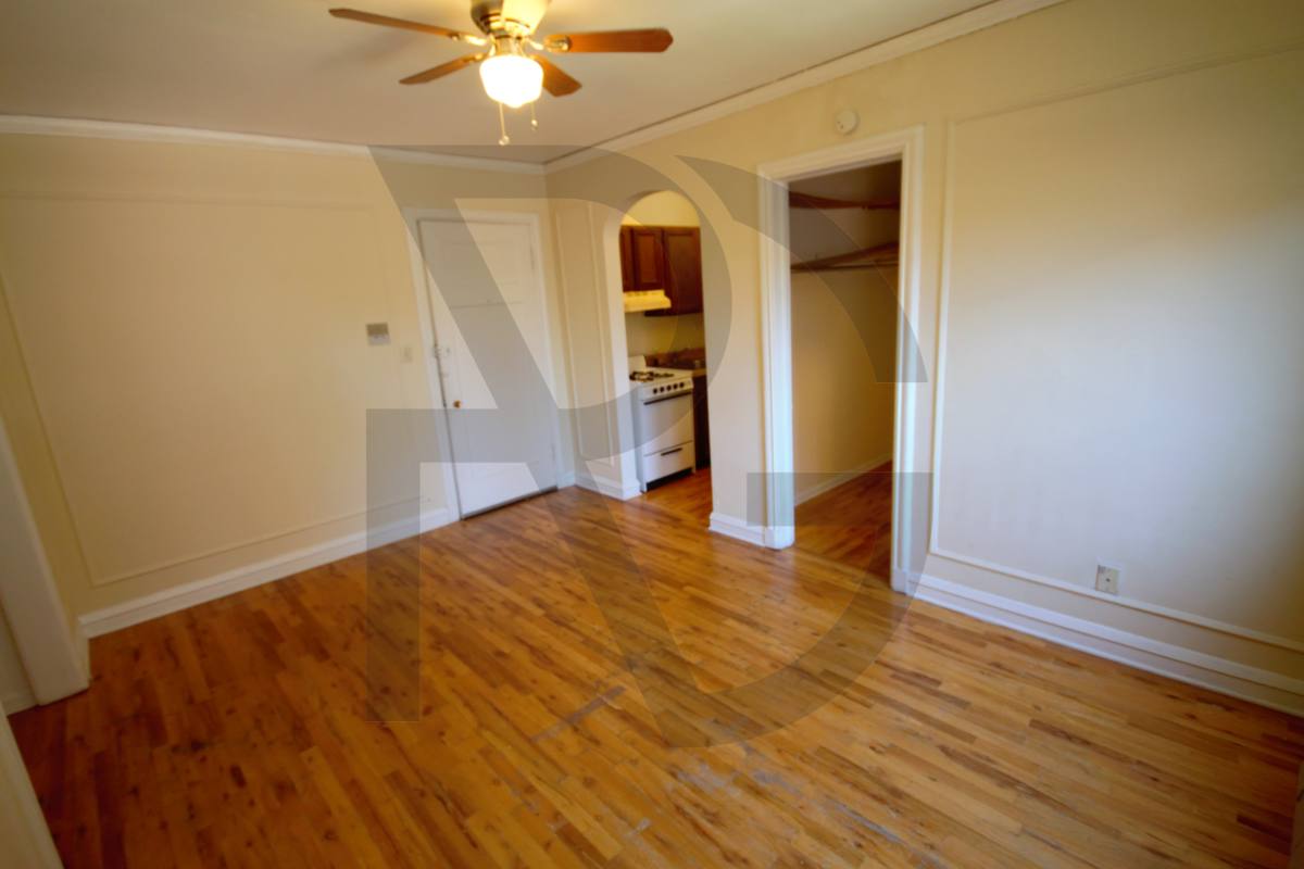 Apartment for rent at 837 W Wolfram, Chicago, IL 60657