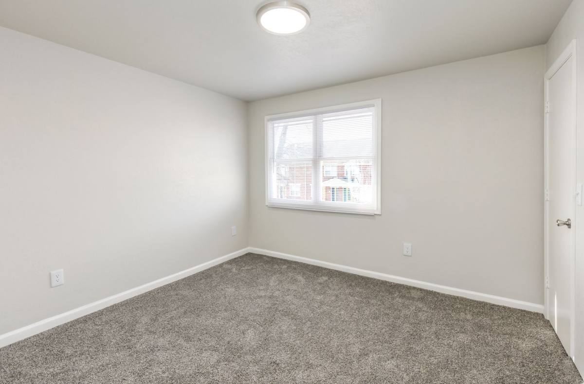 Apartment for rent at 869 36th St, Newport News, VA 23607