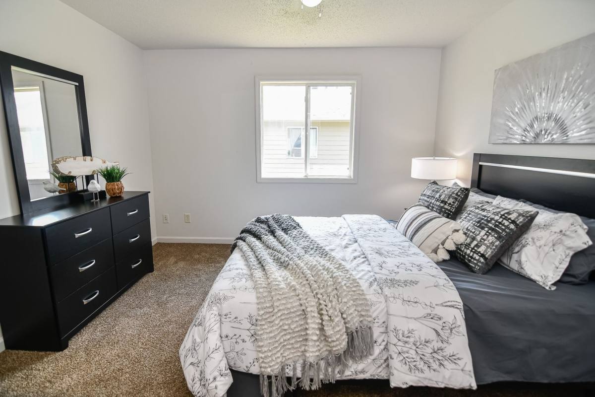 Apartment for rent at 501 Washington Ave, Grinnell, IA 50112