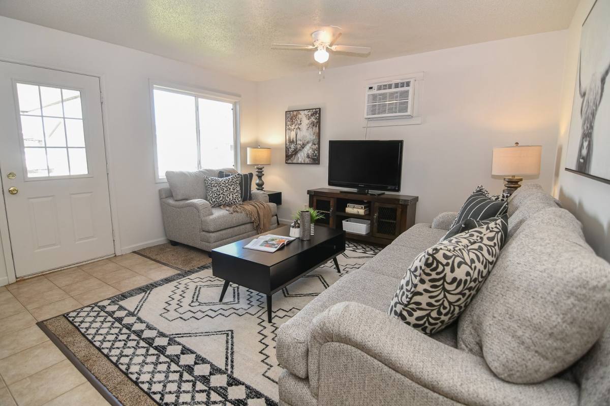 Apartment for rent at 501 Washington Ave, Grinnell, IA 50112