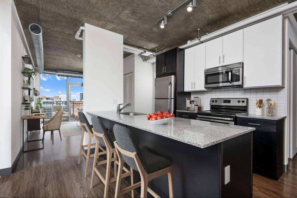 Apartment for rent at 569 W Jackson Blvd, Chicago, IL 60661