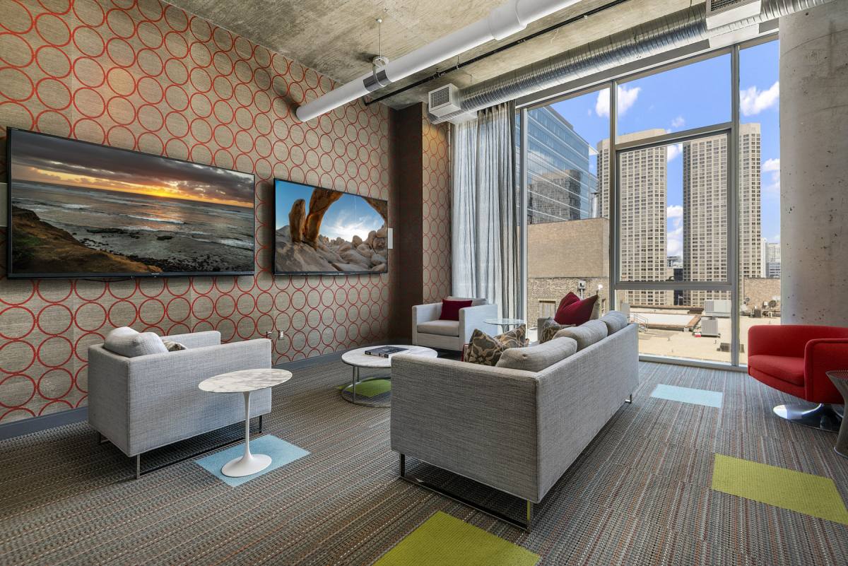 Apartment for rent at 569 W Jackson Blvd, Chicago, IL 60661