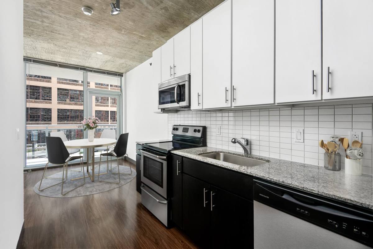 Apartment for rent at 569 W Jackson Blvd, Chicago, IL 60661