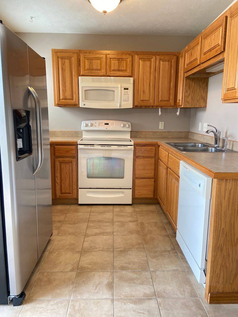 House for rent at 142 E Vixen Cr, Branson, MO 65616