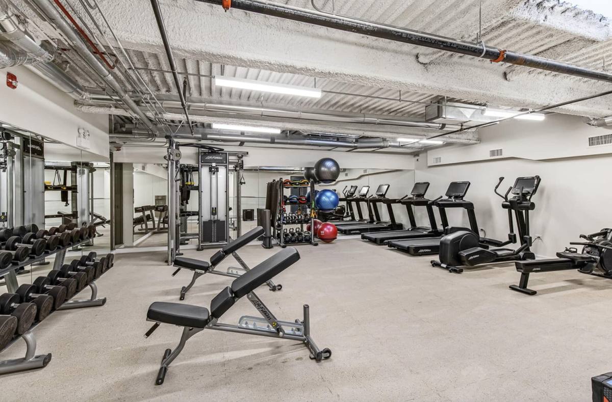 Apartment for rent at 3121 N Broadway St, Chicago, IL 60657