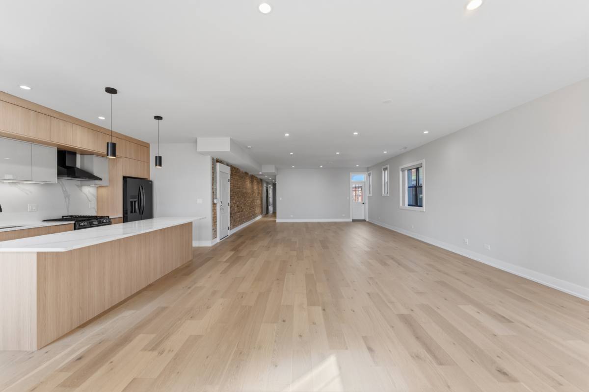 Apartment for rent at 7518 N Eastlake Terrace, Chicago, IL 60626