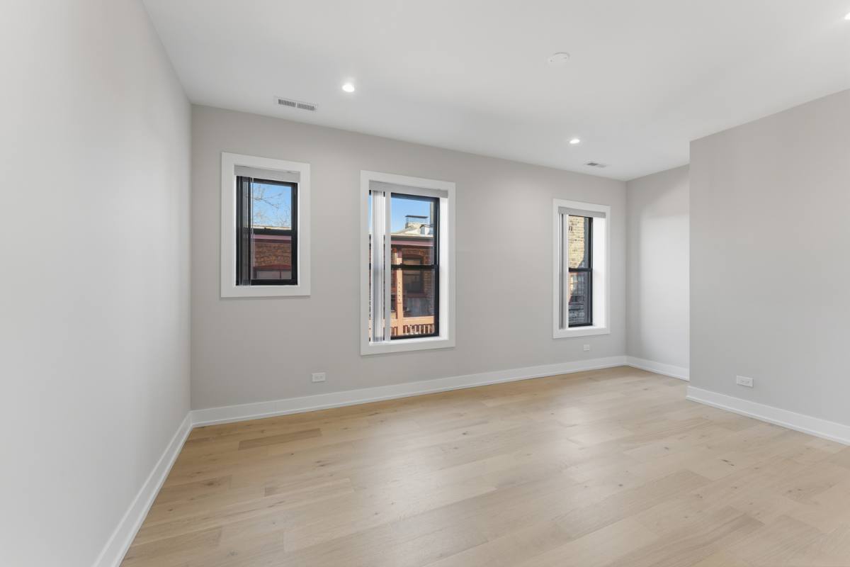 Apartment for rent at 7518 N Eastlake Terrace, Chicago, IL 60626