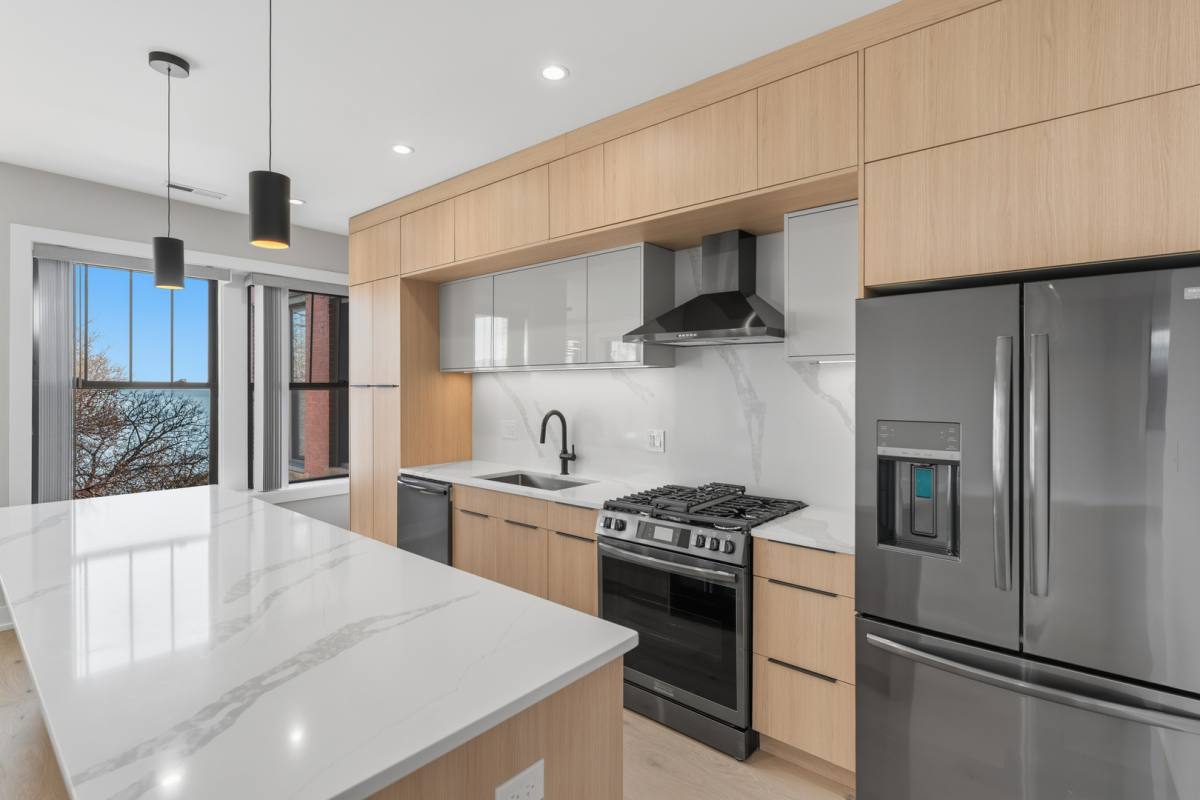 Apartment for rent at 7518 N Eastlake Terrace, Chicago, IL 60626