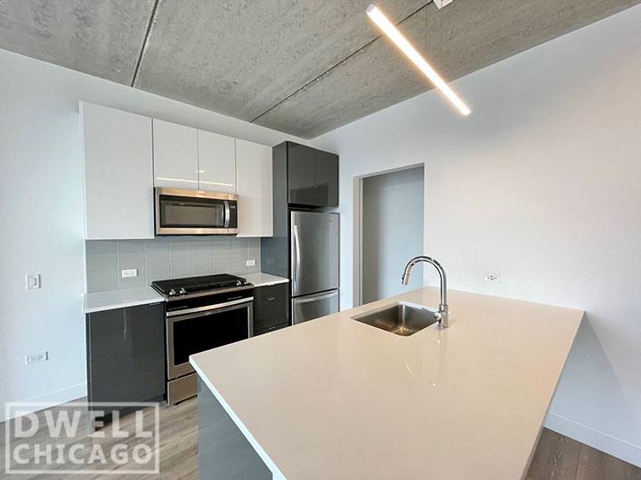 Apartment for rent at 734 W Sheridan Rd, Chicago, IL 60613