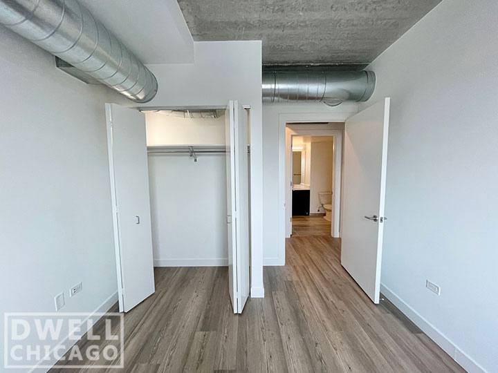Apartment for rent at 734 W Sheridan Rd, Chicago, IL 60613