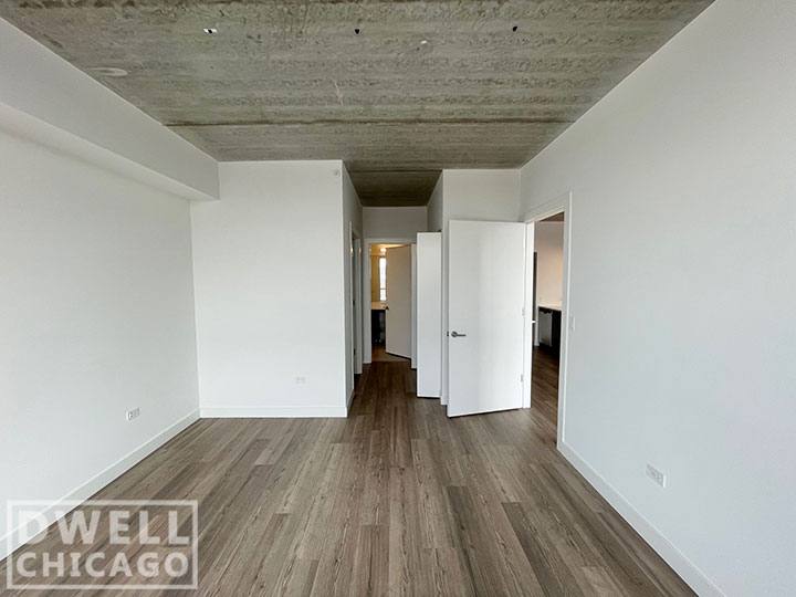 Apartment for rent at 734 W Sheridan Rd, Chicago, IL 60613