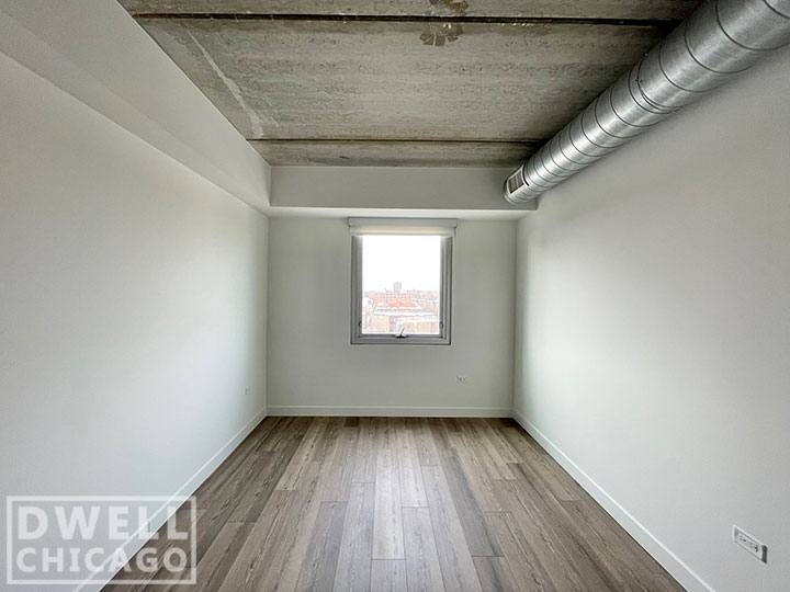 Apartment for rent at 734 W Sheridan Rd, Chicago, IL 60613