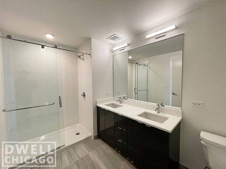 Apartment for rent at 734 W Sheridan Rd, Chicago, IL 60613