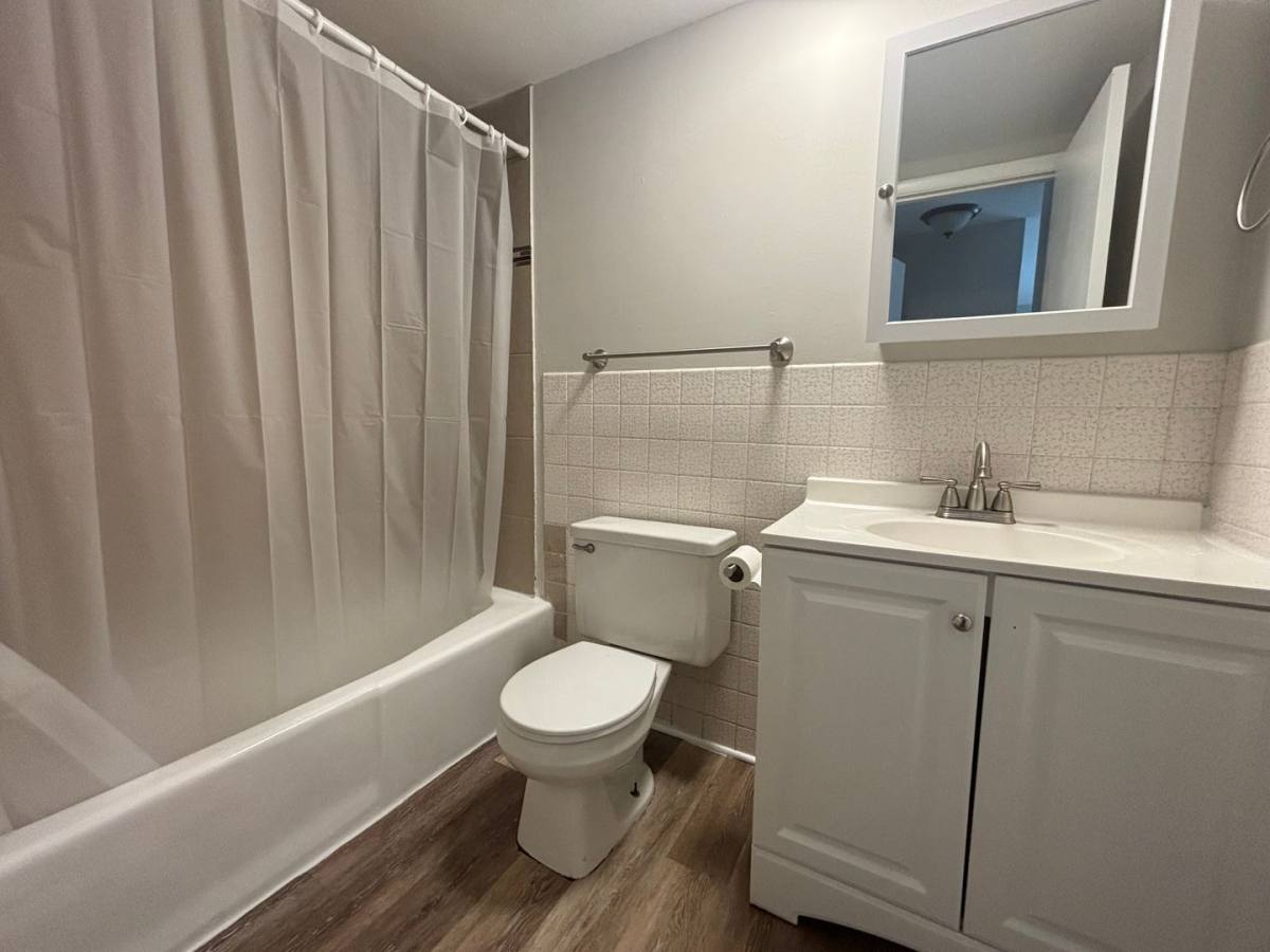 Apartment for rent at 1039 McAree Rd, Waukegan, IL 60085