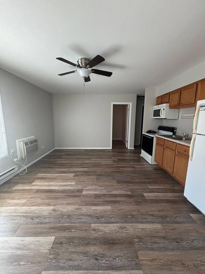 Apartment for rent at 1039 McAree Rd, Waukegan, IL 60085