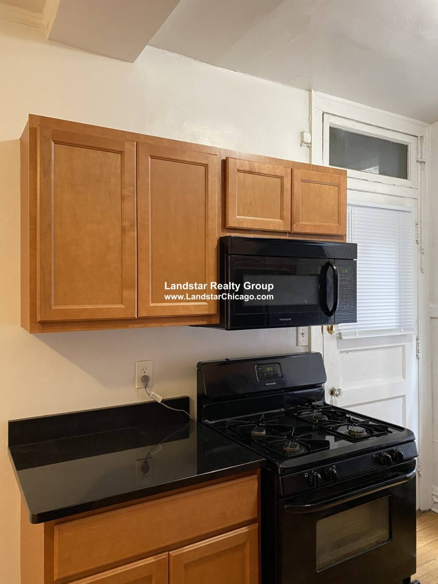 Apartment for rent at 909 Elmwood, Evanston, IL 60202