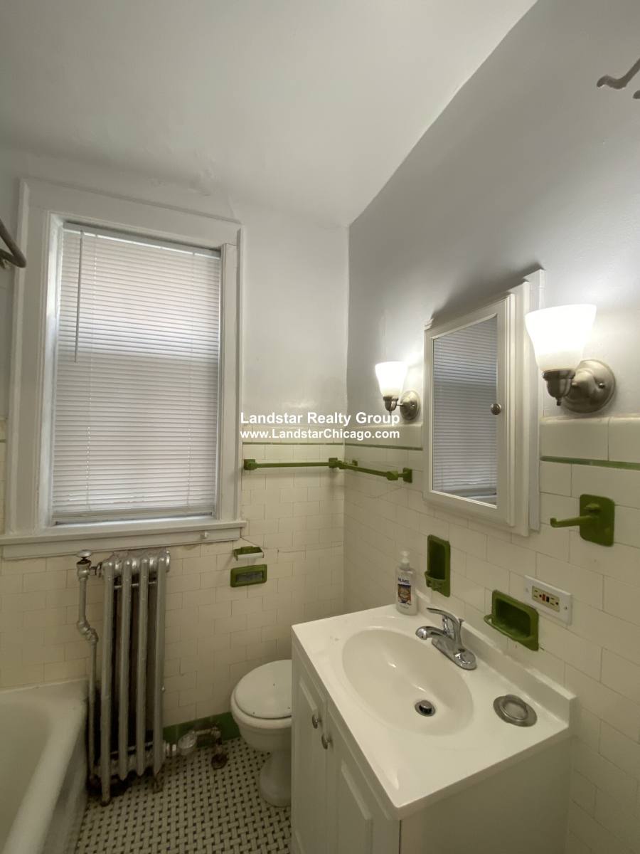 Apartment for rent at 909 Elmwood, Evanston, IL 60202