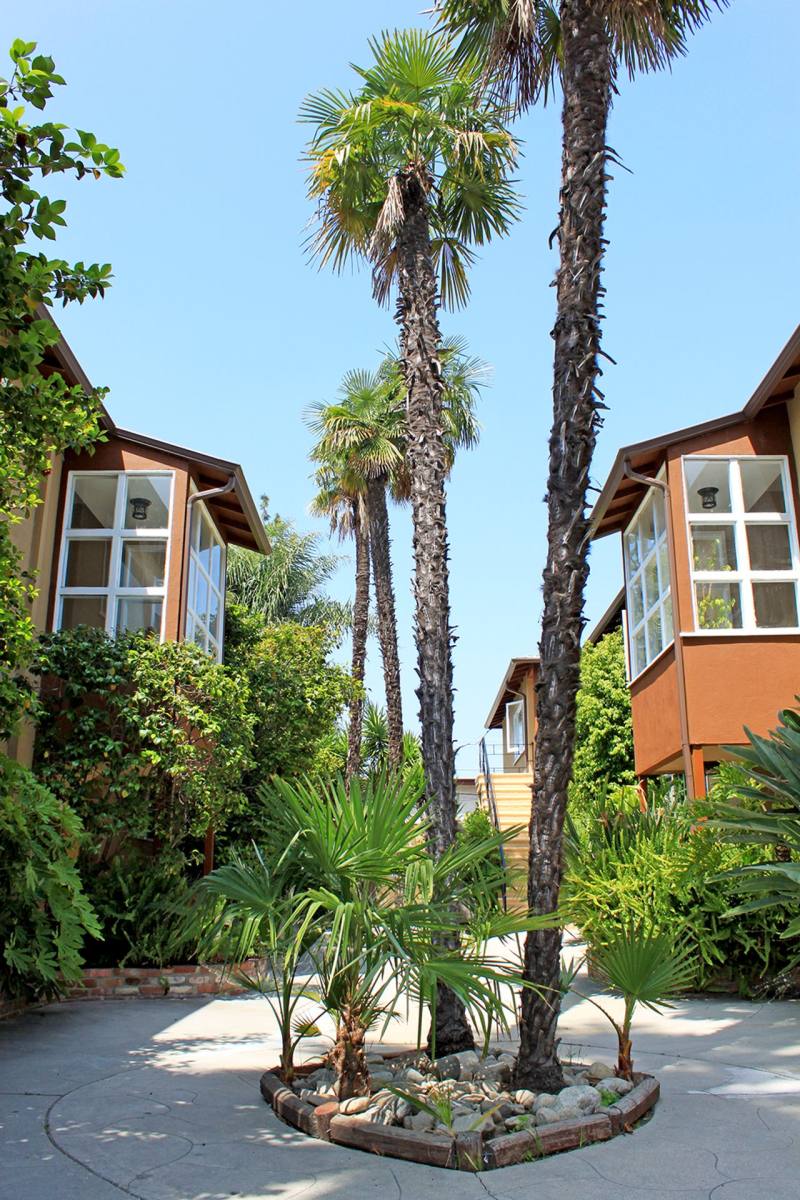 Apartment for rent at 5501-05 Radford Ave, Valley Village, CA 91607