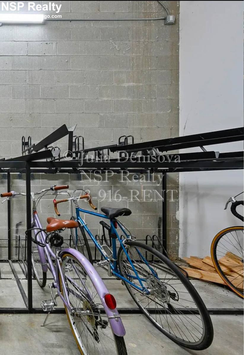 Apartment for rent at 941 Belmont, Chicago, IL 60613