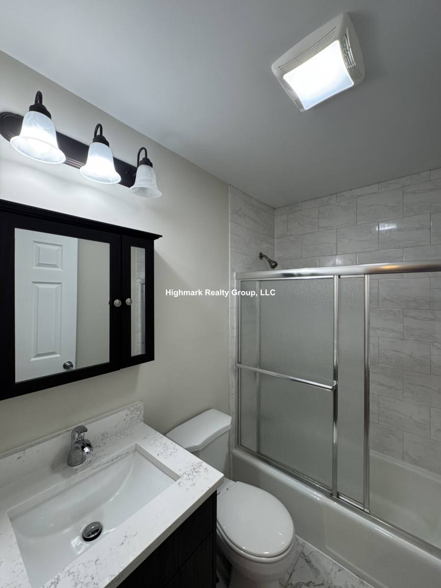 Apartment for rent at 6011 N Winthrop Ave #407NK, Chicago, IL 60660