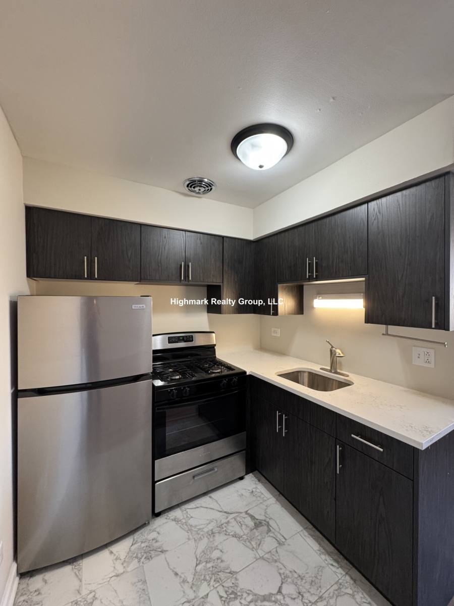 Apartment for rent at 6011 N Winthrop Ave #407NK, Chicago, IL 60660