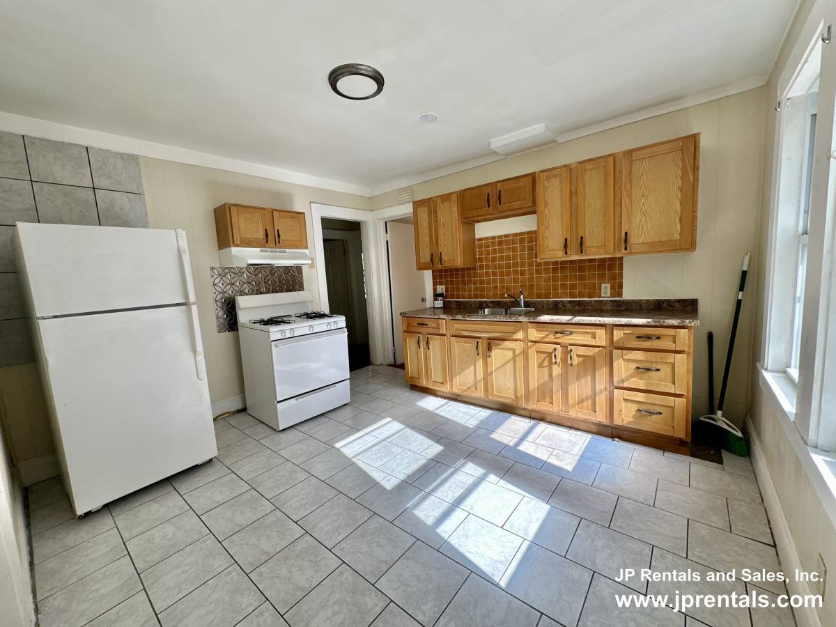 Apartment for rent at 1017 Canterbury St #2 Co, Roslindale, MA 02131