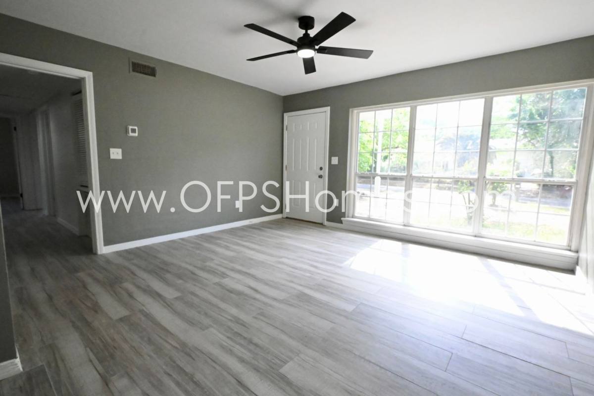 House for rent at 131 Adkinson Dr, Crestview, FL 32536