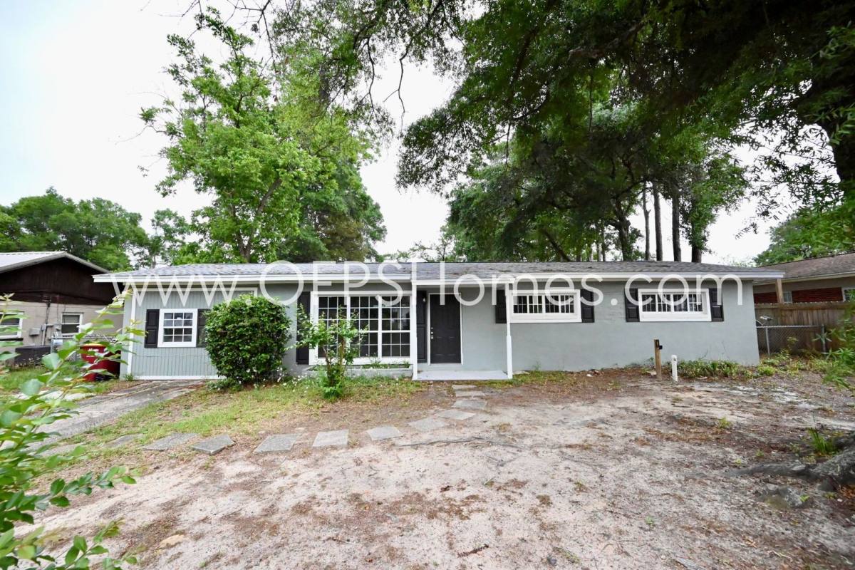 House for rent at 131 Adkinson Dr, Crestview, FL 32536