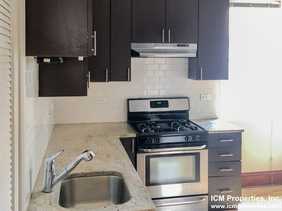 Apartment for rent at 1436 W Addison St #2, Chicago, IL 60657