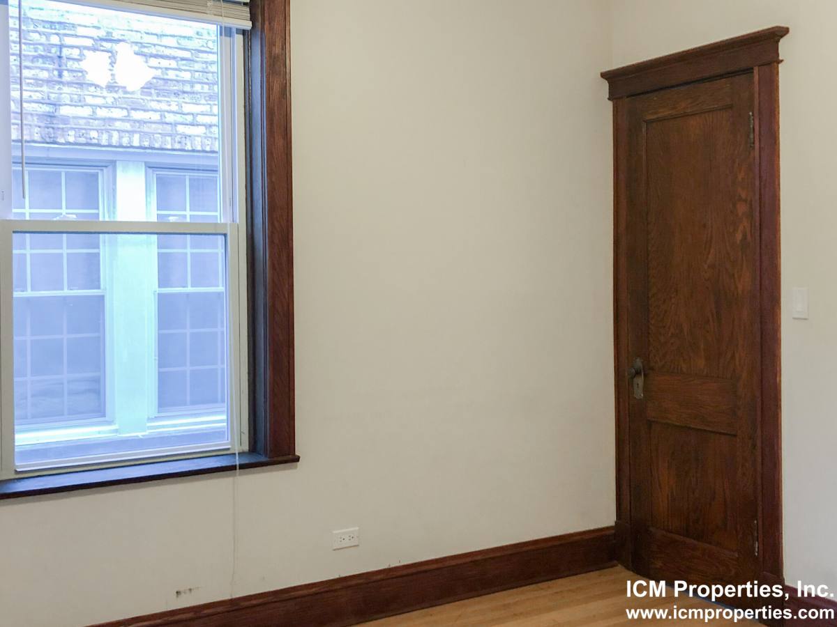Apartment for rent at 1436 W Addison St #2, Chicago, IL 60657