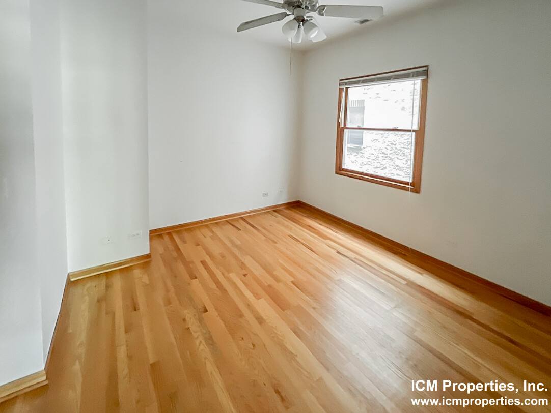 Apartment for rent at 1103 W Cornelia Ave #2, Chicago, IL 60657