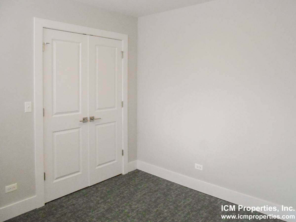 Apartment for rent at 1946 W Nelson St #1W, Chicago, IL 60657