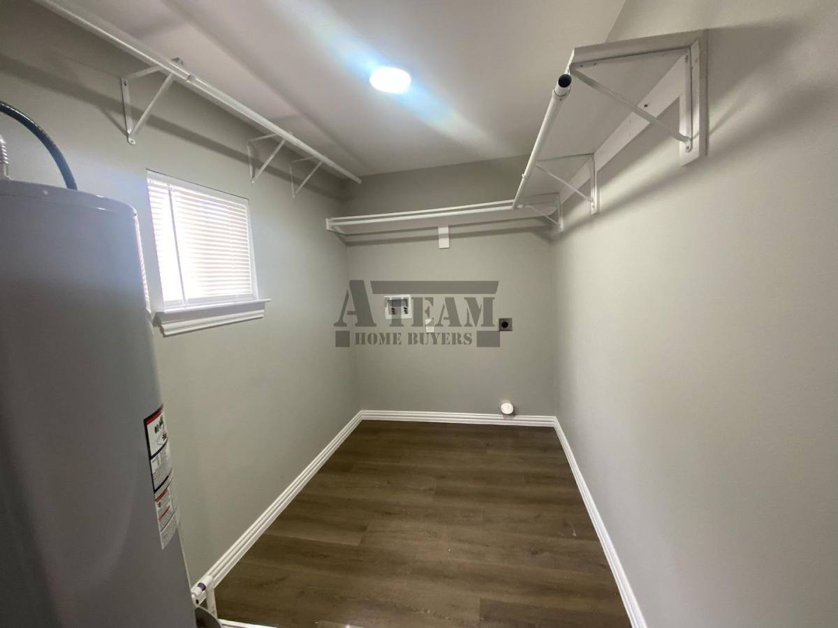 House for rent at 113 W Mount Vernon St, Mabank, TX 75147