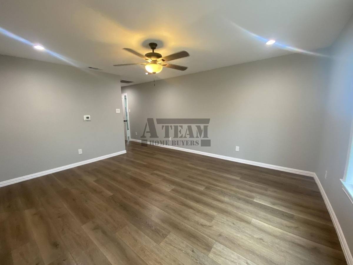 House for rent at 113 W Mount Vernon St, Mabank, TX 75147