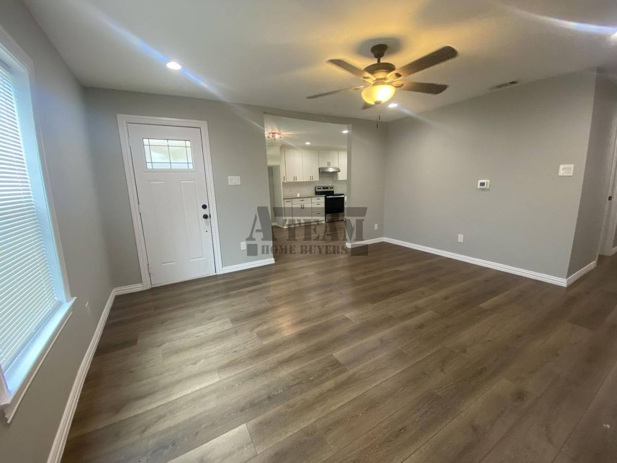 House for rent at 113 W Mount Vernon St, Mabank, TX 75147