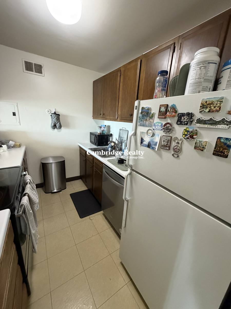 Condo for rent at 1105 Massachusetts Ave #7F, Cambridge, MA 02138