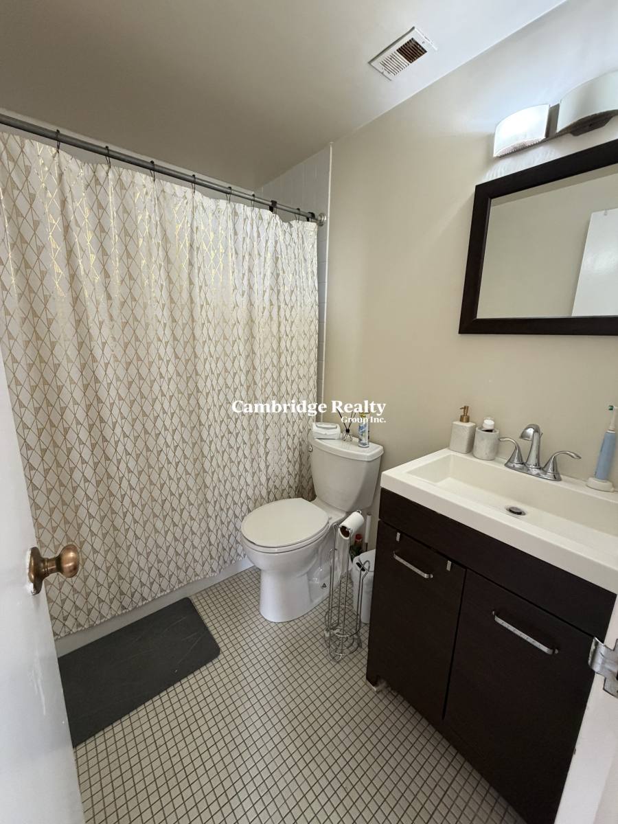 Condo for rent at 1105 Massachusetts Ave #7F, Cambridge, MA 02138