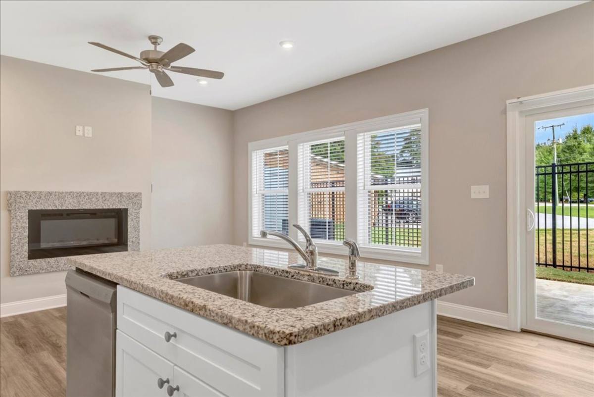 Townhouse for rent at 849 N Mecklenburg Ave, South Hill, VA 23970