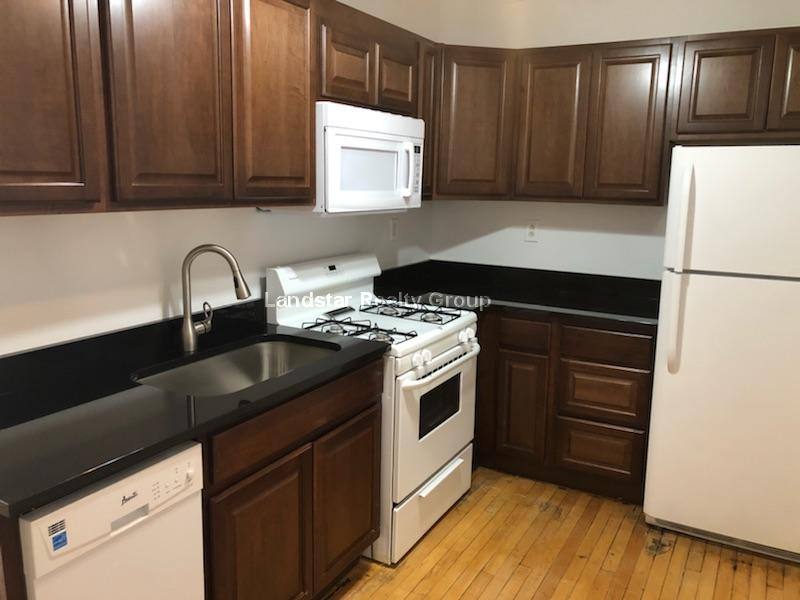 Apartment for rent at 1969 W Foster #1, Chicago, IL 60625