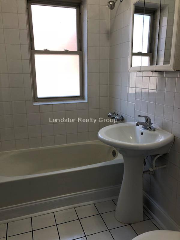 Apartment for rent at 1969 W Foster #1, Chicago, IL 60625