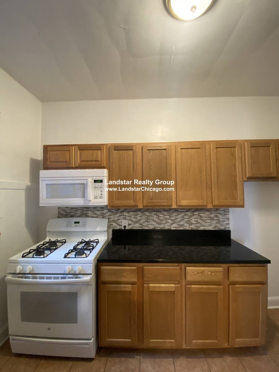Apartment for rent at 1452 Oak Ave #2N, Evanston, IL 60202