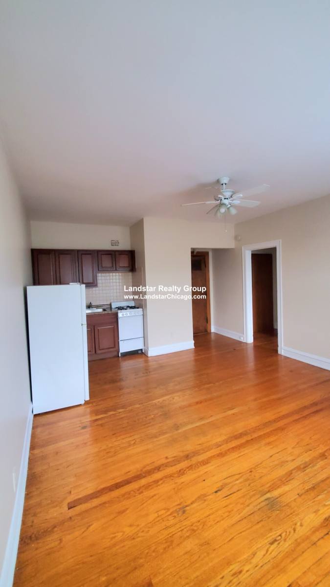 Apartment for rent at 1145 W Morse Ave #304, Chicago, IL 60626