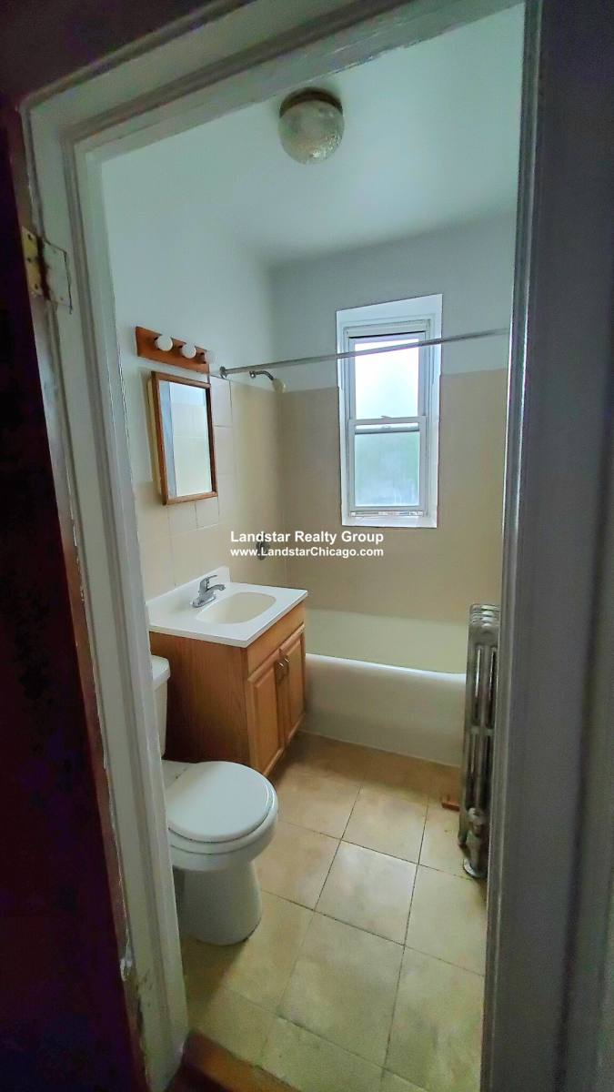 Apartment for rent at 1145 W Morse Ave #304, Chicago, IL 60626