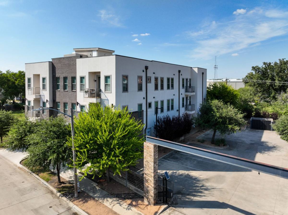 Apartment for rent at 2712 Wingate St, Fort Worth, TX 76107