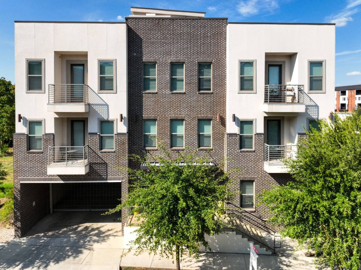 Apartment for rent at 2712 Wingate St, Fort Worth, TX 76107