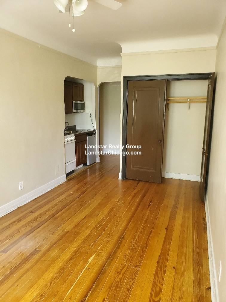 Apartment for rent at 948 W Cuyler #102, Chicago, IL 60613
